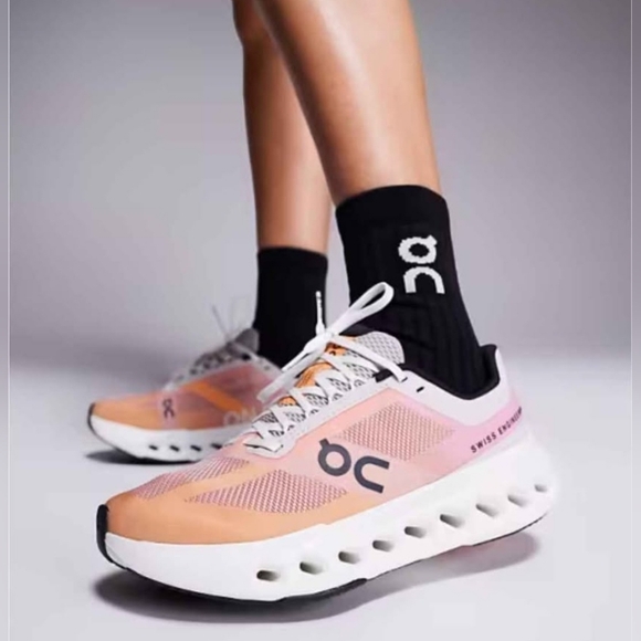 On Running Shoes - Size 9.5 - Women's ON CLOUDSURFER NEXT